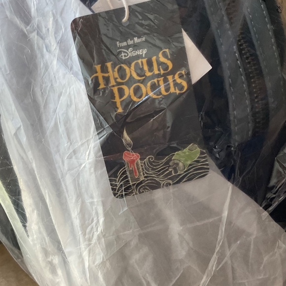 LOUNGEFLY HOCUS POCUS CHIBI SANDERSON SISTERS BKPK NWT RETIRED - Picture 4 of 4